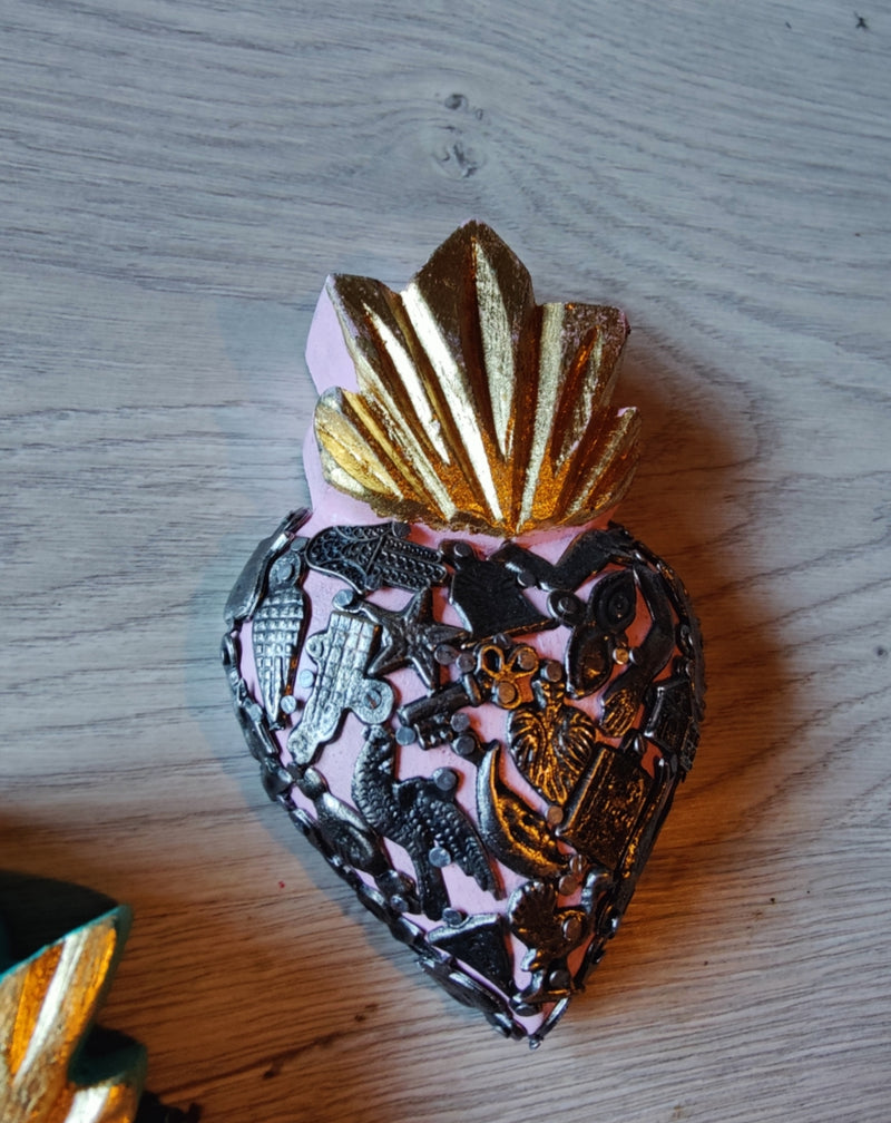 Milagro Corazon Old black charms Collection