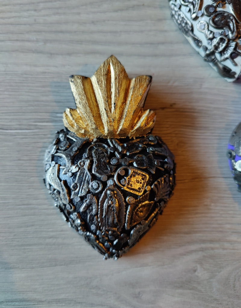 Milagro Corazon Old black charms Collection