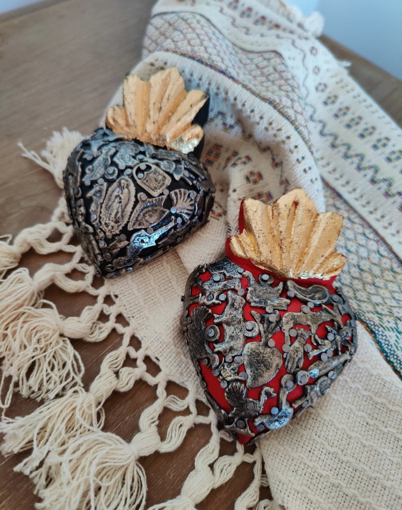 Milagro Corazon Old black charms Collection