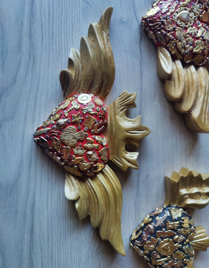 Corazon Milagritos with Gold Wings