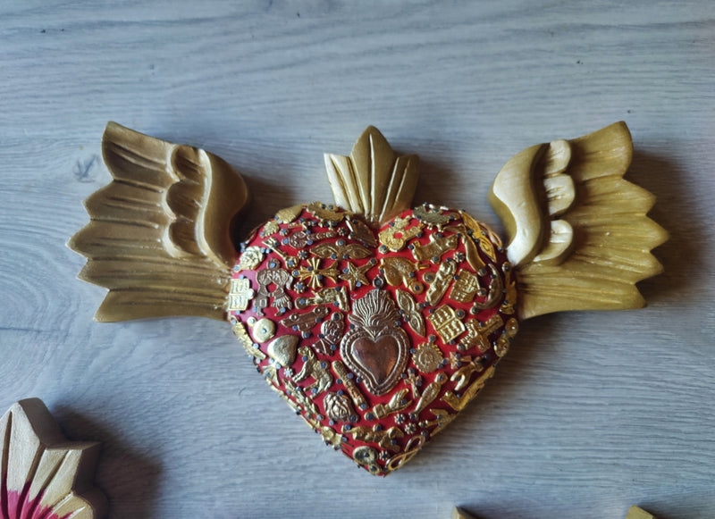Corazon Milagritos with Gold Wings