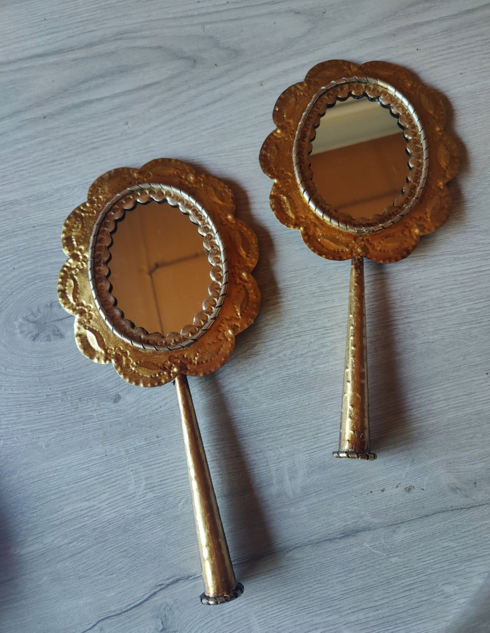 Vintage Gold leaf hand mirror, image size:1000x1292