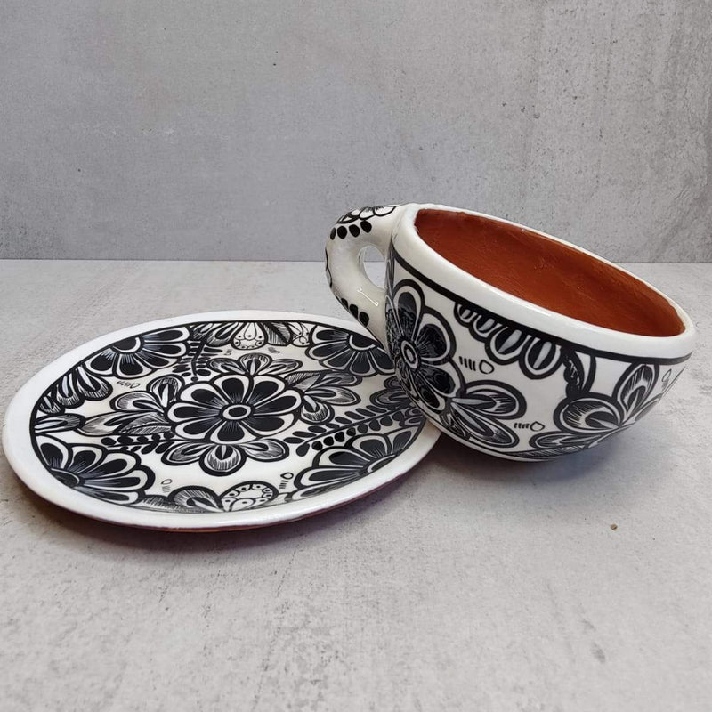 Black and White Barro Set