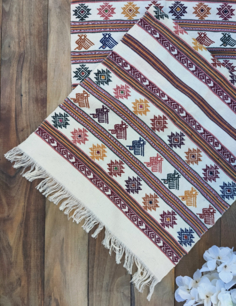 Handwoven table runners : Mitla