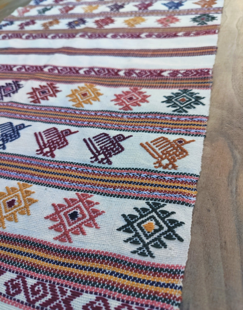 Handwoven table runners : Mitla