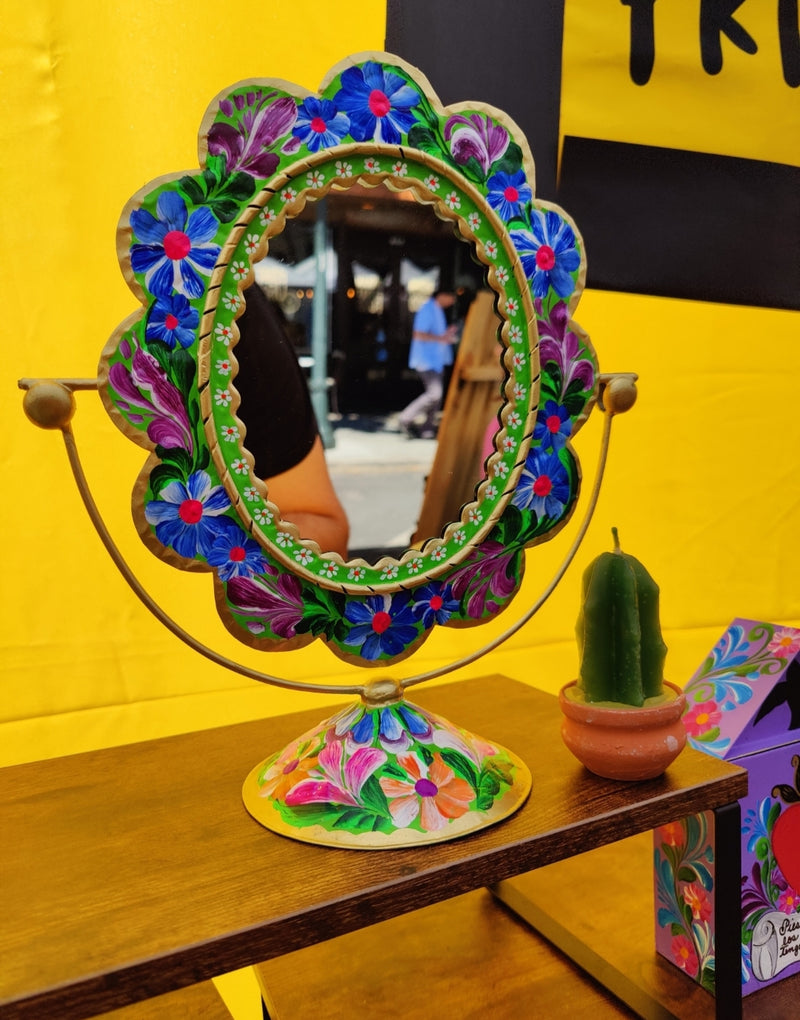 Diva Mirror (Large)