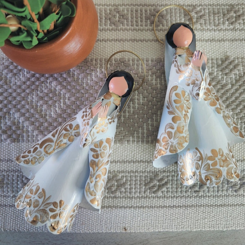 Virgen with Gold Flowers