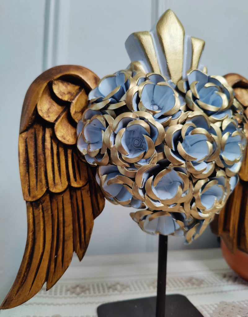 Corazón with Roses and Base