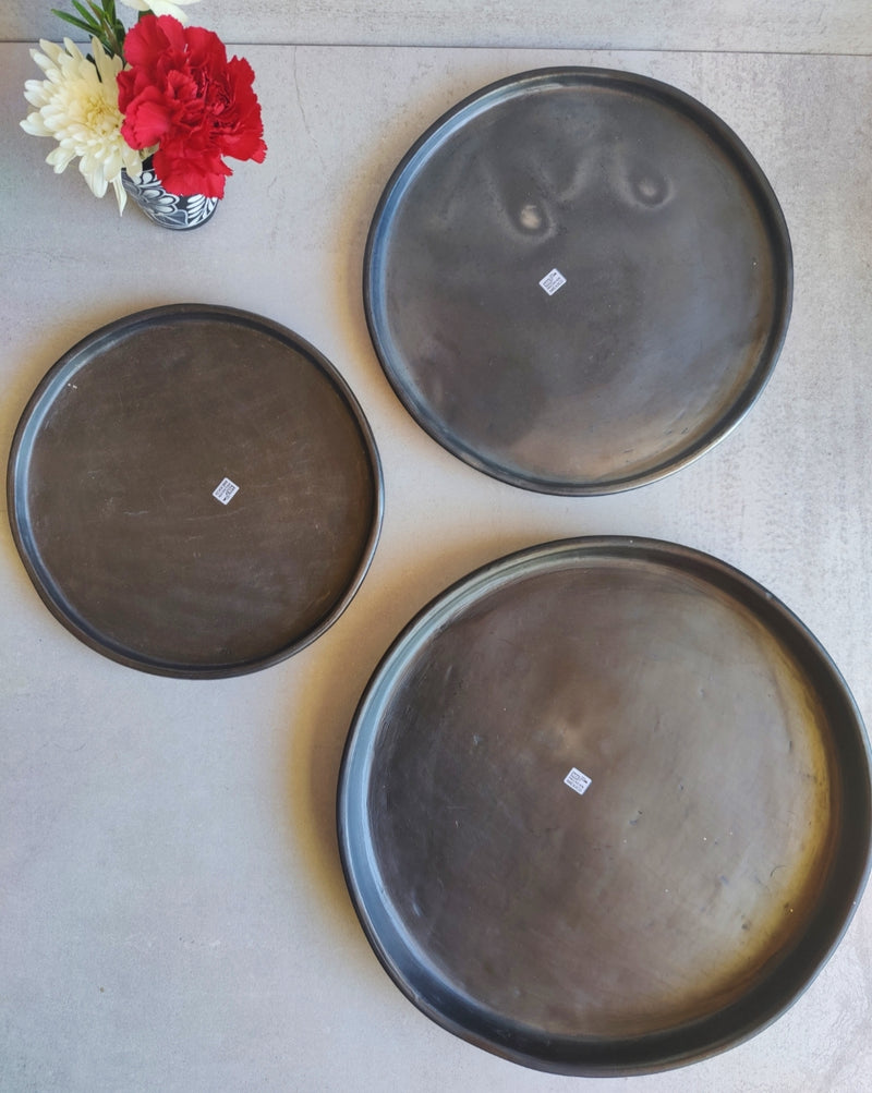 Barro Negro Plates