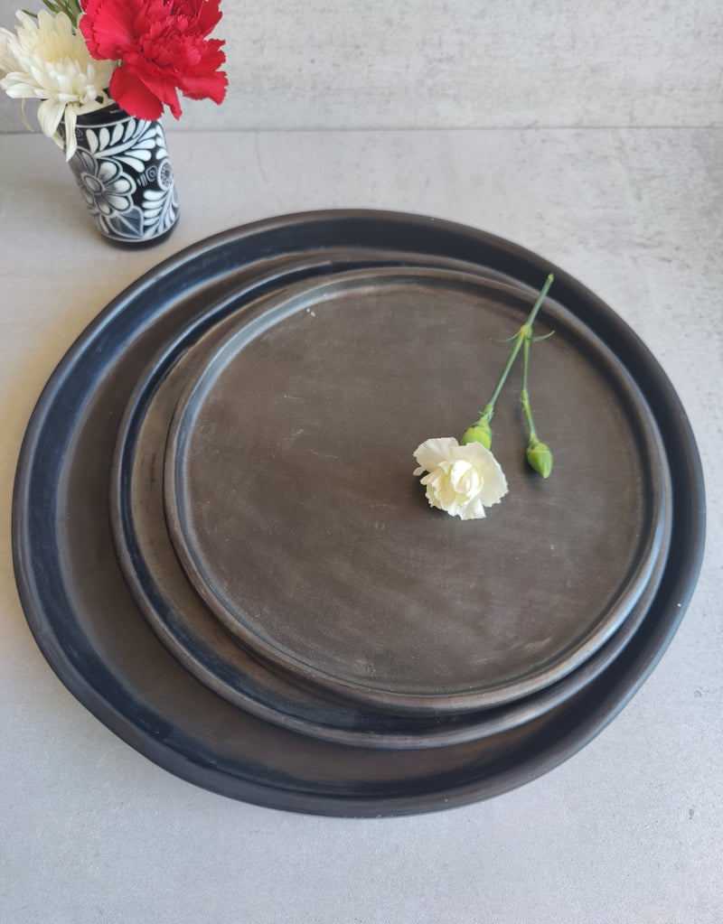 Barro Negro Plates